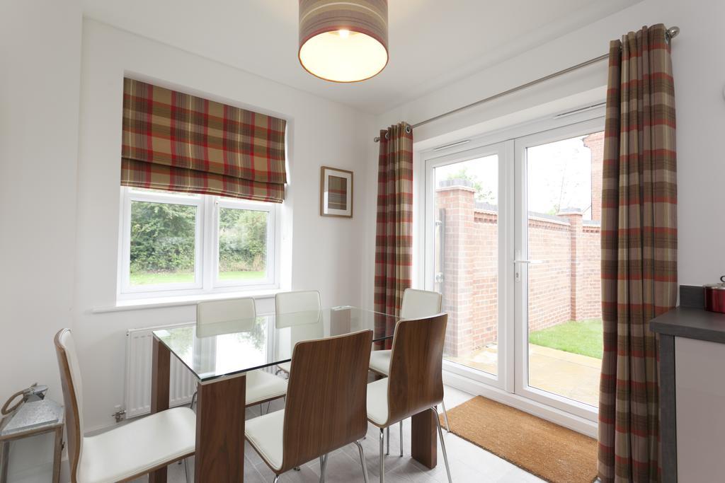 Dbs Serviced Apartments - The Mews Castle Donington Dış mekan fotoğraf